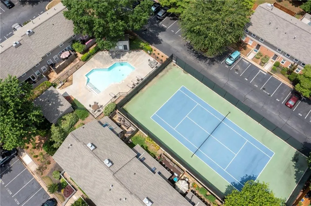 7750 Roswell Road Unit 3d, Atlanta, Georgia 30350, 3 Bedrooms Bedrooms, ,2 BathroomsBathrooms,Residential,For Sale,7750 Roswell Road Unit 3d,7582281