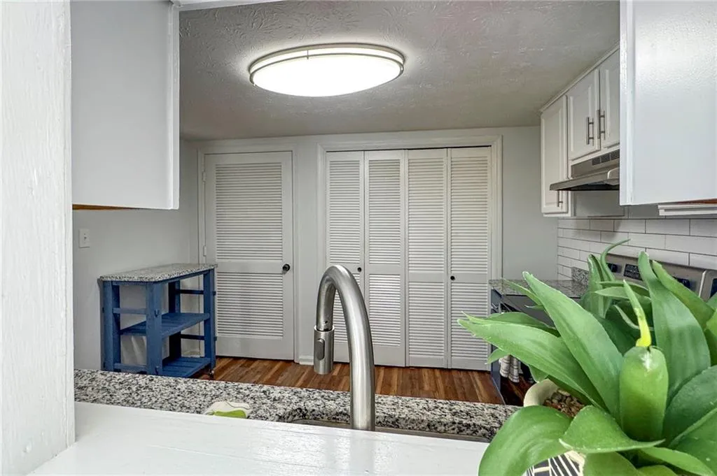 7750 Roswell Road Unit 3d, Atlanta, Georgia 30350, 3 Bedrooms Bedrooms, ,2 BathroomsBathrooms,Residential,For Sale,7750 Roswell Road Unit 3d,7582281