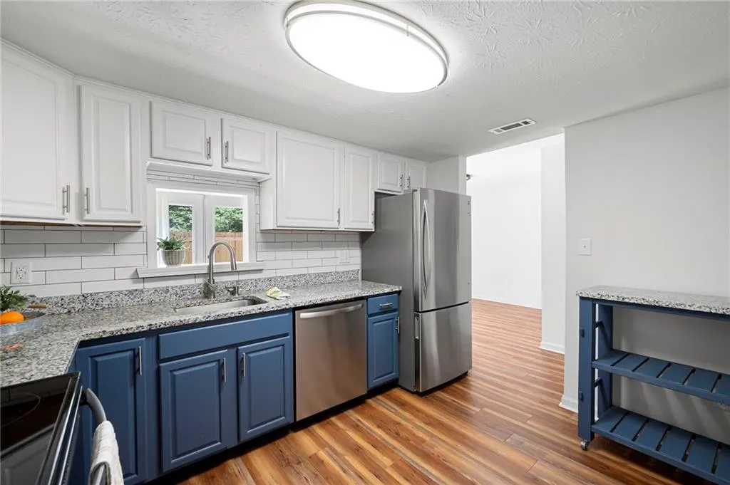 7750 Roswell Road Unit 3d, Atlanta, Georgia 30350, 3 Bedrooms Bedrooms, ,2 BathroomsBathrooms,Residential,For Sale,7750 Roswell Road Unit 3d,7582281