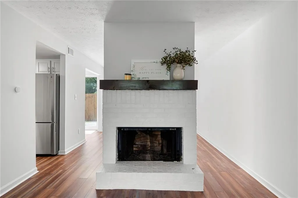 7750 Roswell Road Unit 3d, Atlanta, Georgia 30350, 3 Bedrooms Bedrooms, ,2 BathroomsBathrooms,Residential,For Sale,7750 Roswell Road Unit 3d,7582281