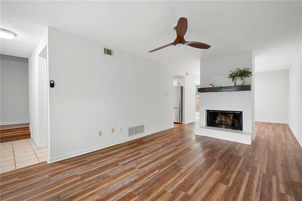7750 Roswell Road Unit 3d, Atlanta, Georgia 30350, 3 Bedrooms Bedrooms, ,2 BathroomsBathrooms,Residential,For Sale,7750 Roswell Road Unit 3d,7582281