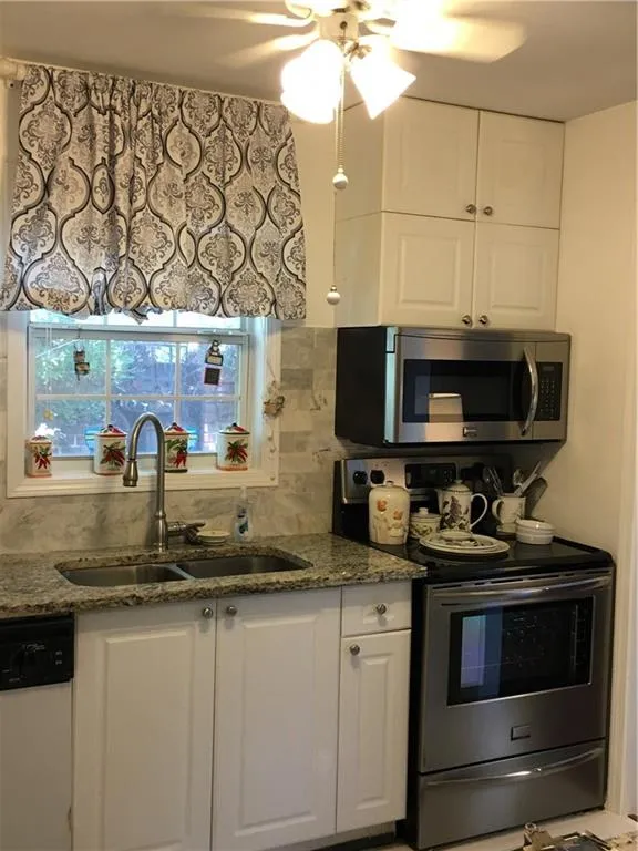 5375 Roswell Road Unit D2, Atlanta, Georgia 30342, 3 Bedrooms Bedrooms, ,2 BathroomsBathrooms,Residential,Sold,5375 Roswell Road Unit D2,5730341