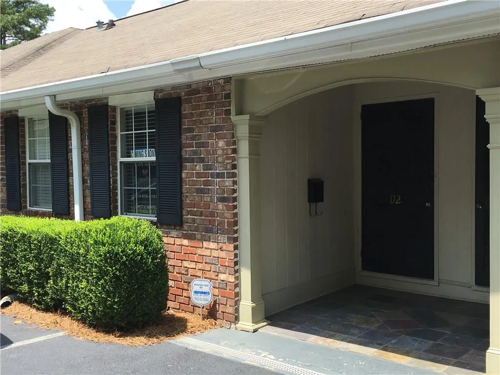 5375 Roswell Road Unit D2, Atlanta, Georgia 30342, 3 Bedrooms Bedrooms, ,2 BathroomsBathrooms,Residential,Sold,5375 Roswell Road Unit D2,5730341 5375 Roswell Road Unit D2, Atlanta, Georgia 30342, 3 Bedrooms Bedrooms, ,2 BathroomsBathrooms,Residential,Sold,5375 Roswell Road Unit D2,5730341