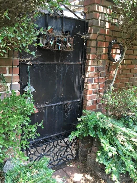 5375 Roswell Road Unit D2, Atlanta, Georgia 30342, 3 Bedrooms Bedrooms, ,2 BathroomsBathrooms,Residential,Sold,5375 Roswell Road Unit D2,5730341 5375 Roswell Road Unit D2, Atlanta, Georgia 30342, 3 Bedrooms Bedrooms, ,2 BathroomsBathrooms,Residential,Sold,5375 Roswell Road Unit D2,5730341