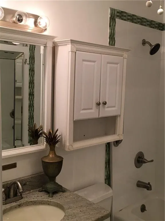 5375 Roswell Road Unit D2, Atlanta, Georgia 30342, 3 Bedrooms Bedrooms, ,2 BathroomsBathrooms,Residential,Sold,5375 Roswell Road Unit D2,5730341