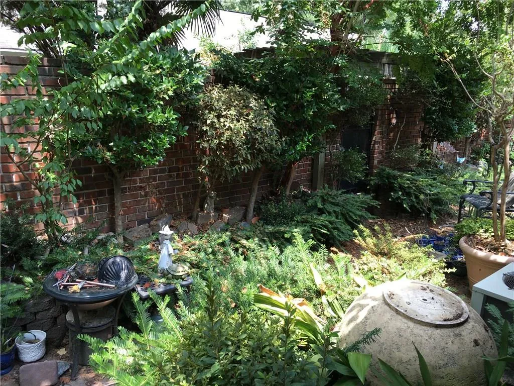 5375 Roswell Road Unit D2, Atlanta, Georgia 30342, 3 Bedrooms Bedrooms, ,2 BathroomsBathrooms,Residential,Sold,5375 Roswell Road Unit D2,5730341 5375 Roswell Road Unit D2, Atlanta, Georgia 30342, 3 Bedrooms Bedrooms, ,2 BathroomsBathrooms,Residential,Sold,5375 Roswell Road Unit D2,5730341