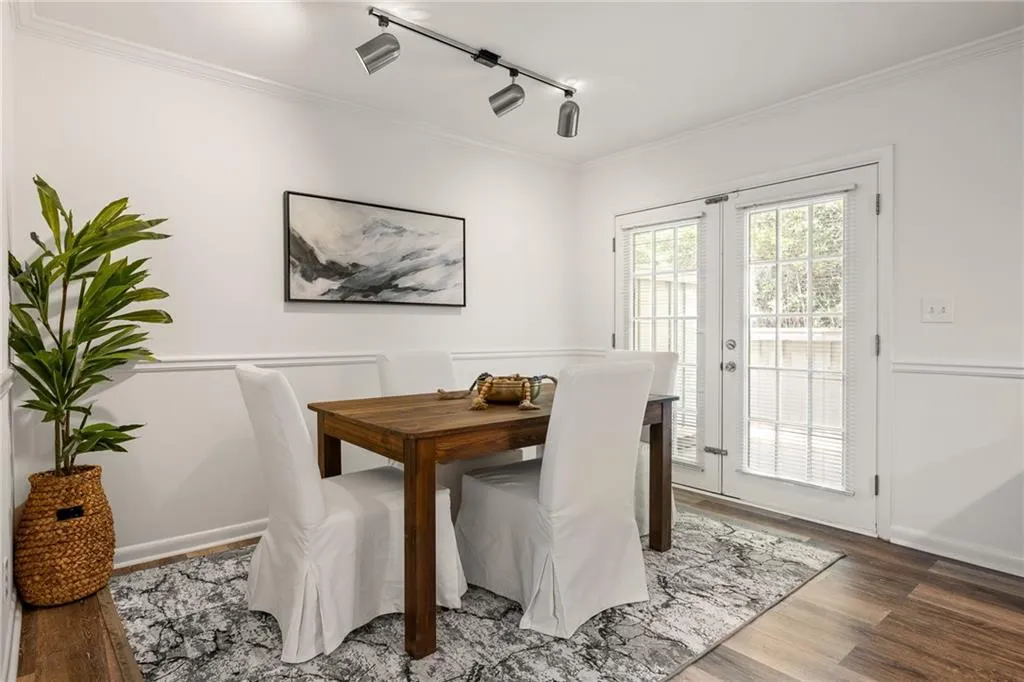 6900 Roswell Road Unit 6n, Atlanta, Georgia 30328, 2 Bedrooms Bedrooms, ,2 BathroomsBathrooms,Residential,Sold,6900 Roswell Road Unit 6n,7370342
