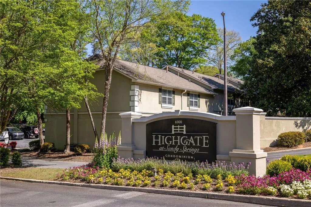 6900 Roswell Road Unit 6n, Atlanta, Georgia 30328, 2 Bedrooms Bedrooms, ,2 BathroomsBathrooms,Residential,Sold,6900 Roswell Road Unit 6n,7370342