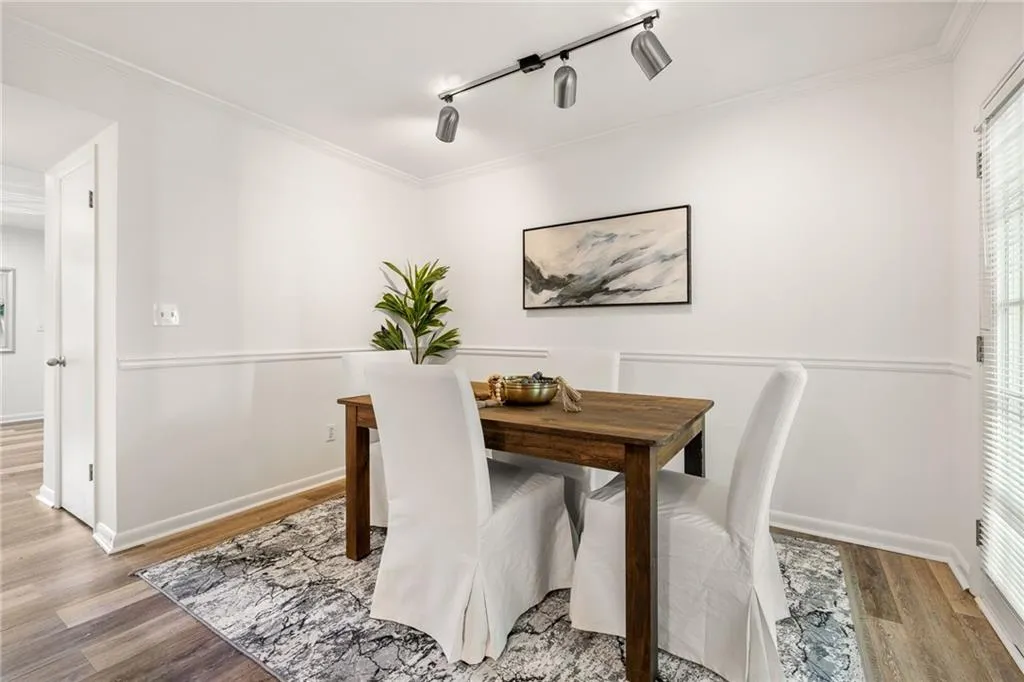 6900 Roswell Road Unit 6n, Atlanta, Georgia 30328, 2 Bedrooms Bedrooms, ,2 BathroomsBathrooms,Residential,Sold,6900 Roswell Road Unit 6n,7370342