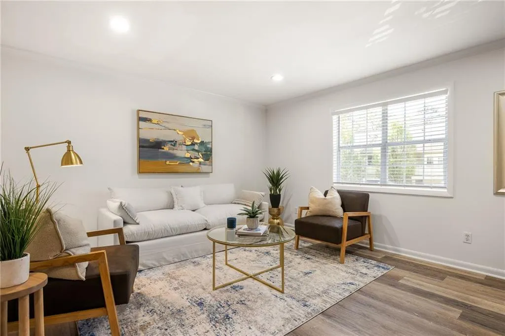 6900 Roswell Road Unit 6n, Atlanta, Georgia 30328, 2 Bedrooms Bedrooms, ,2 BathroomsBathrooms,Residential,Sold,6900 Roswell Road Unit 6n,7370342