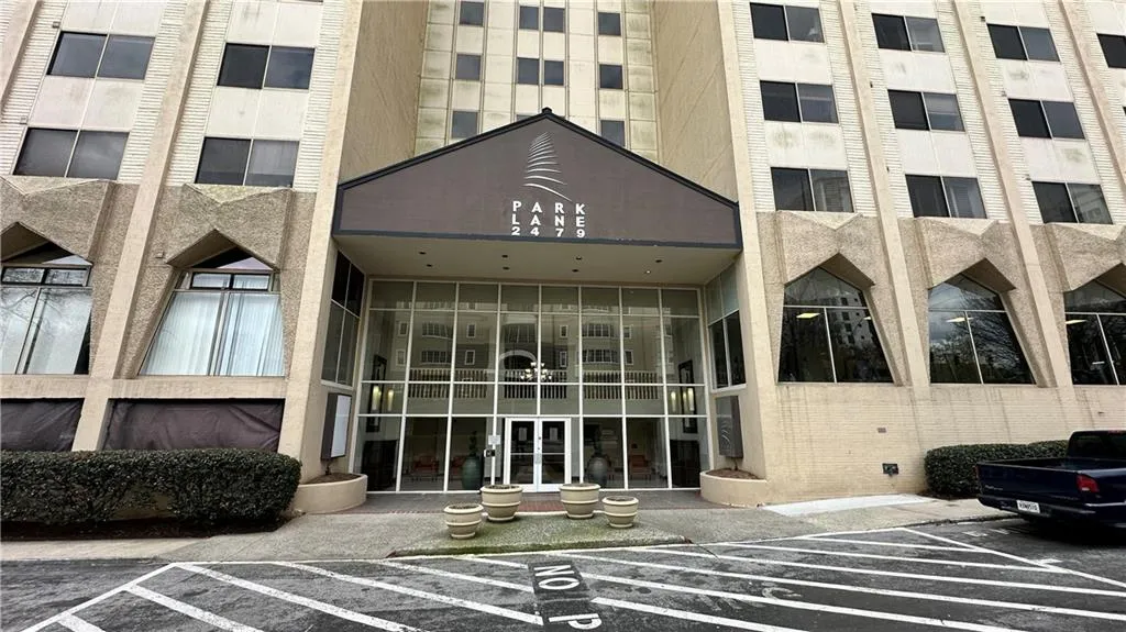 2479 Peachtree Road Ne Unit 217, Atlanta, Georgia 30305, 2 Bedrooms Bedrooms, 0 ,2 BathroomsBathrooms,Residential,For Sale,2479 Peachtree Road Ne Unit 217,7736658