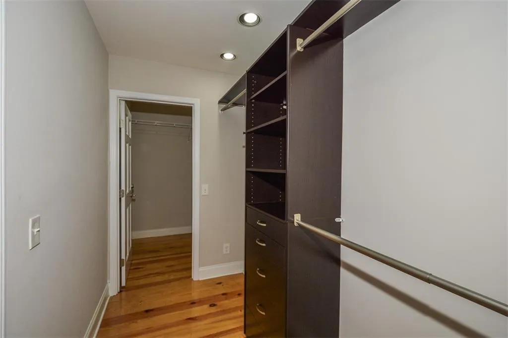 5051 Powers Ferry Road, Sandy Springs, Georgia 30327, 5 Bedrooms Bedrooms, ,4 BathroomsBathrooms,Residential,Sold,5051 Powers Ferry Road,6877928