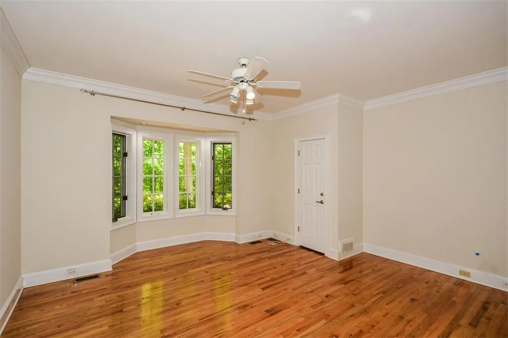 5051 Powers Ferry Road, Sandy Springs, Georgia 30327, 5 Bedrooms Bedrooms, ,4 BathroomsBathrooms,Residential,Sold,5051 Powers Ferry Road,6877928