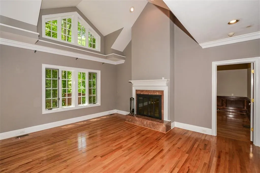 5051 Powers Ferry Road, Sandy Springs, Georgia 30327, 5 Bedrooms Bedrooms, ,4 BathroomsBathrooms,Residential,Sold,5051 Powers Ferry Road,6877928