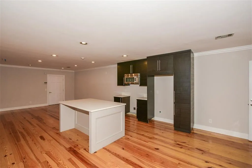 5051 Powers Ferry Road, Sandy Springs, Georgia 30327, 5 Bedrooms Bedrooms, ,4 BathroomsBathrooms,Residential,Sold,5051 Powers Ferry Road,6877928