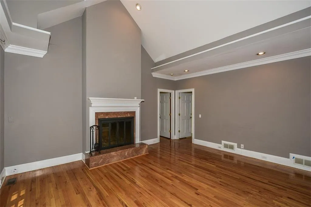 5051 Powers Ferry Road, Sandy Springs, Georgia 30327, 5 Bedrooms Bedrooms, ,4 BathroomsBathrooms,Residential,Sold,5051 Powers Ferry Road,6877928