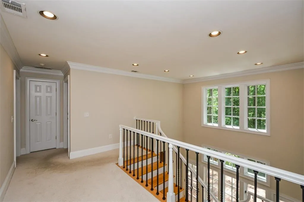 5051 Powers Ferry Road, Sandy Springs, Georgia 30327, 5 Bedrooms Bedrooms, ,4 BathroomsBathrooms,Residential,Sold,5051 Powers Ferry Road,6877928