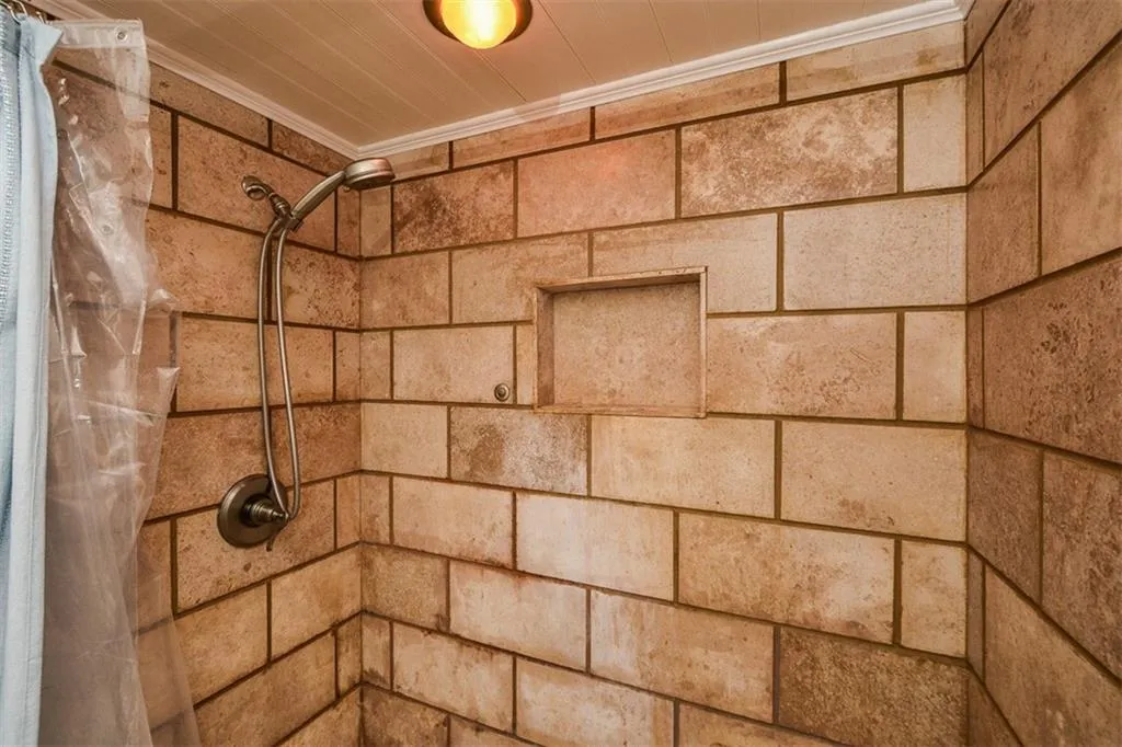 5051 Powers Ferry Road, Sandy Springs, Georgia 30327, 5 Bedrooms Bedrooms, ,4 BathroomsBathrooms,Residential,Sold,5051 Powers Ferry Road,6877928