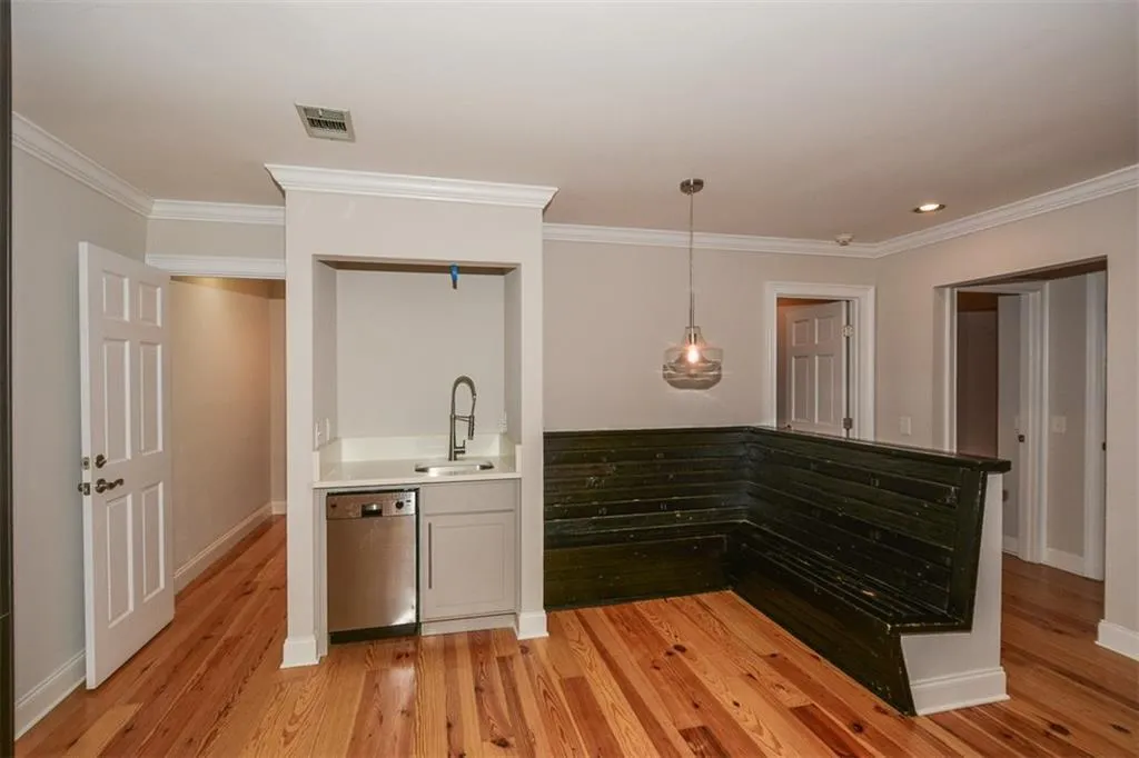 5051 Powers Ferry Road, Sandy Springs, Georgia 30327, 5 Bedrooms Bedrooms, ,4 BathroomsBathrooms,Residential,Sold,5051 Powers Ferry Road,6877928