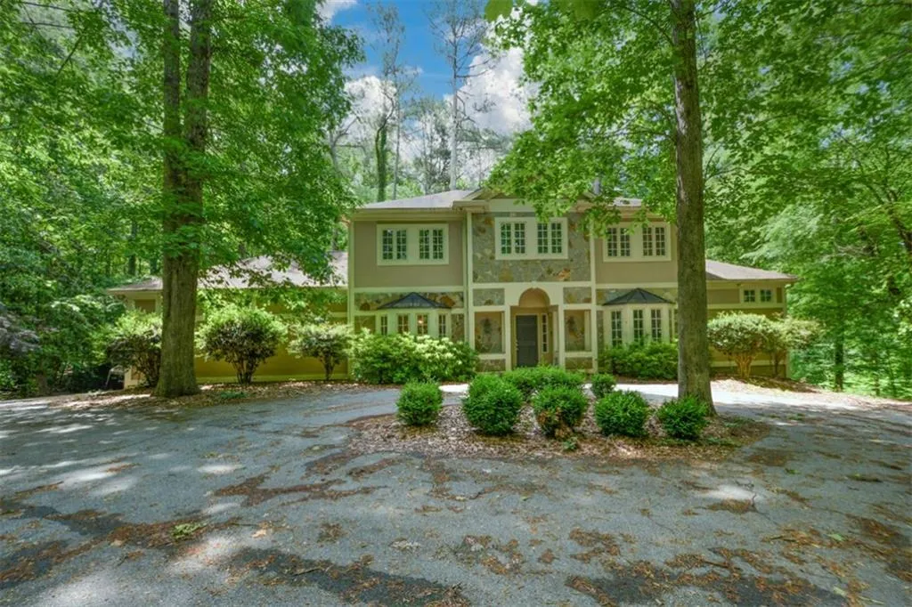 5051 Powers Ferry Road, Sandy Springs, Georgia 30327, 5 Bedrooms Bedrooms, ,4 BathroomsBathrooms,Residential,Sold,5051 Powers Ferry Road,6877928