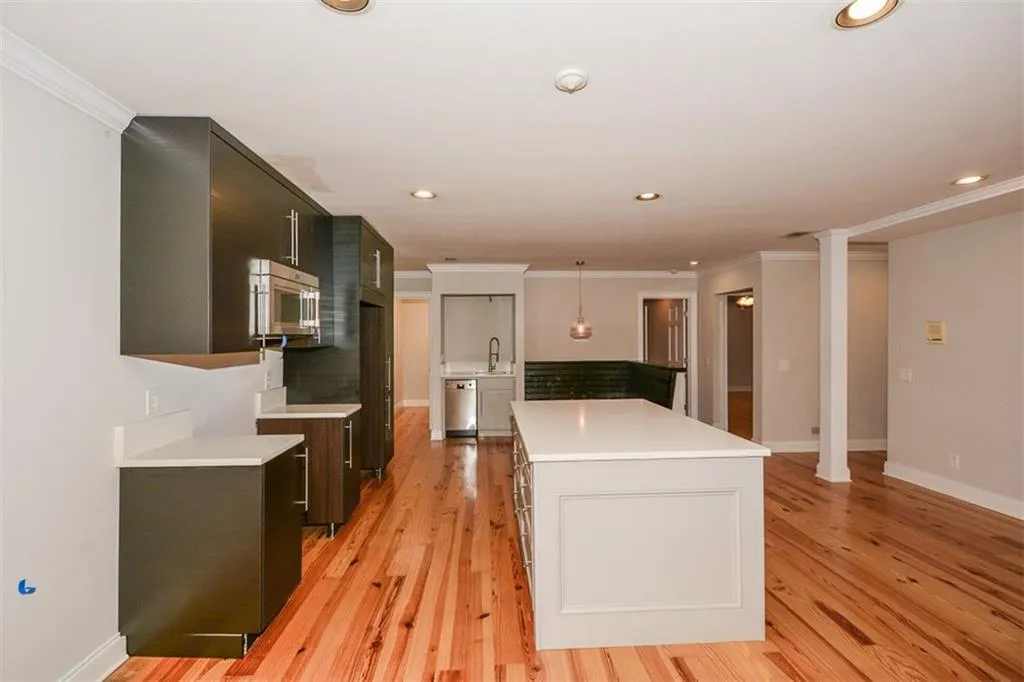 5051 Powers Ferry Road, Sandy Springs, Georgia 30327, 5 Bedrooms Bedrooms, ,4 BathroomsBathrooms,Residential,Sold,5051 Powers Ferry Road,6877928