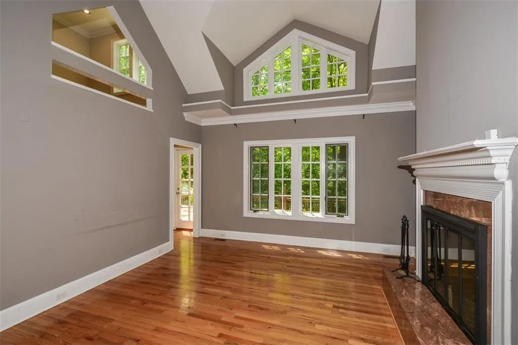 5051 Powers Ferry Road, Sandy Springs, Georgia 30327, 5 Bedrooms Bedrooms, ,4 BathroomsBathrooms,Residential,Sold,5051 Powers Ferry Road,6877928