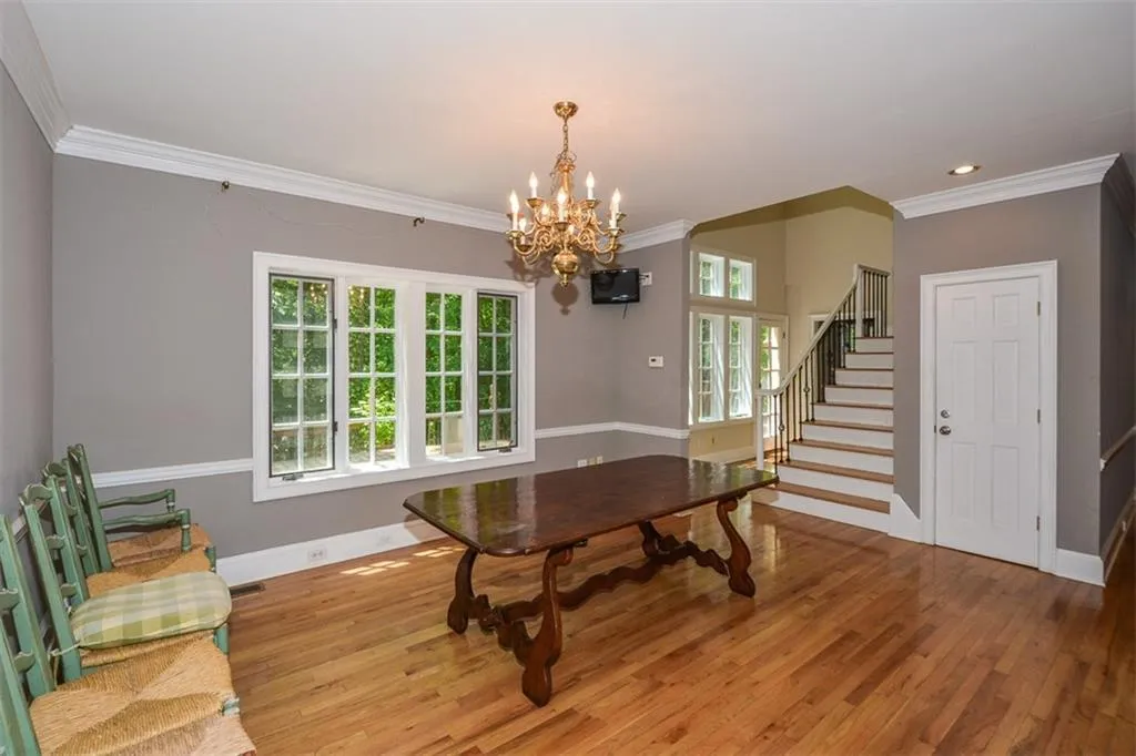 5051 Powers Ferry Road, Sandy Springs, Georgia 30327, 5 Bedrooms Bedrooms, ,4 BathroomsBathrooms,Residential,Sold,5051 Powers Ferry Road,6877928