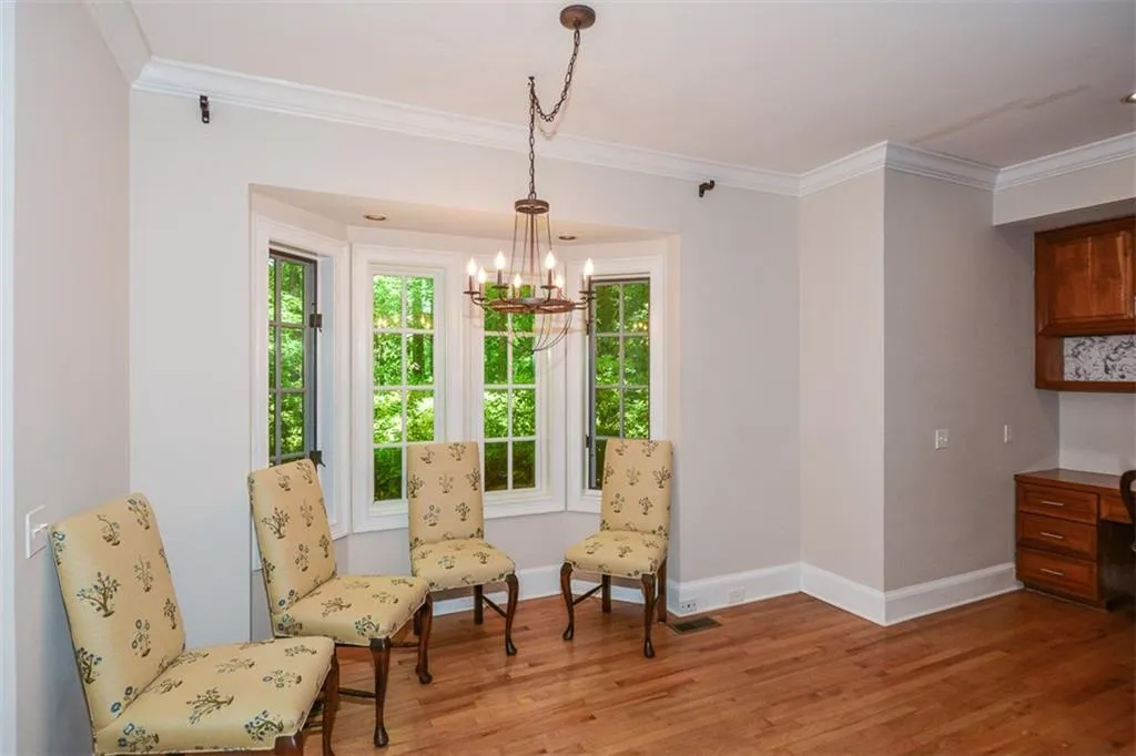 5051 Powers Ferry Road, Sandy Springs, Georgia 30327, 5 Bedrooms Bedrooms, ,4 BathroomsBathrooms,Residential,Sold,5051 Powers Ferry Road,6877928