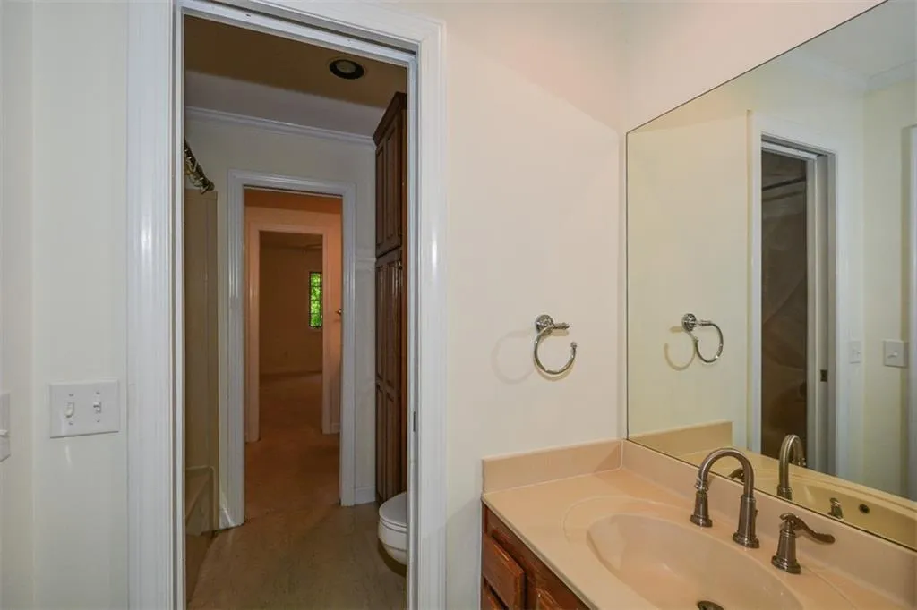 5051 Powers Ferry Road, Sandy Springs, Georgia 30327, 5 Bedrooms Bedrooms, ,4 BathroomsBathrooms,Residential,Sold,5051 Powers Ferry Road,6877928