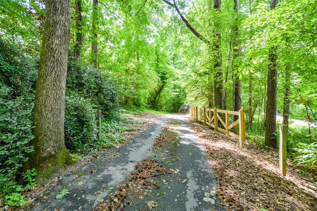 5051 Powers Ferry Road, Sandy Springs, Georgia 30327, 5 Bedrooms Bedrooms, ,4 BathroomsBathrooms,Residential,Sold,5051 Powers Ferry Road,6877928