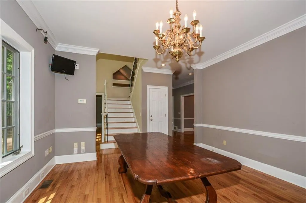 5051 Powers Ferry Road, Sandy Springs, Georgia 30327, 5 Bedrooms Bedrooms, ,4 BathroomsBathrooms,Residential,Sold,5051 Powers Ferry Road,6877928