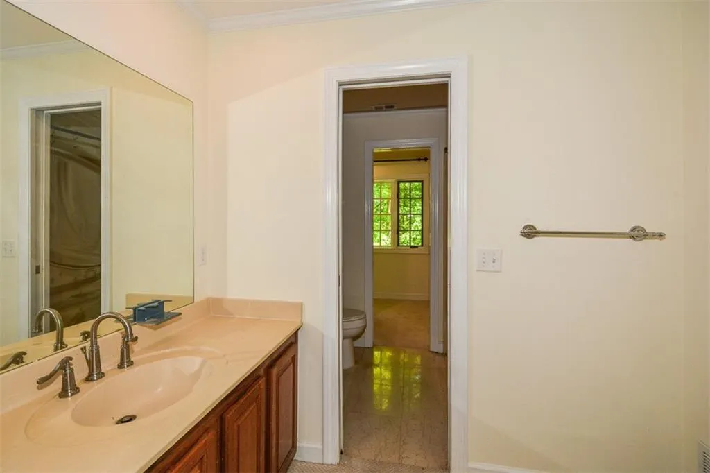 5051 Powers Ferry Road, Sandy Springs, Georgia 30327, 5 Bedrooms Bedrooms, ,4 BathroomsBathrooms,Residential,Sold,5051 Powers Ferry Road,6877928