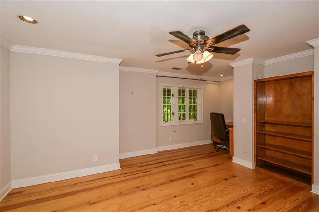 5051 Powers Ferry Road, Sandy Springs, Georgia 30327, 5 Bedrooms Bedrooms, ,4 BathroomsBathrooms,Residential,Sold,5051 Powers Ferry Road,6877928