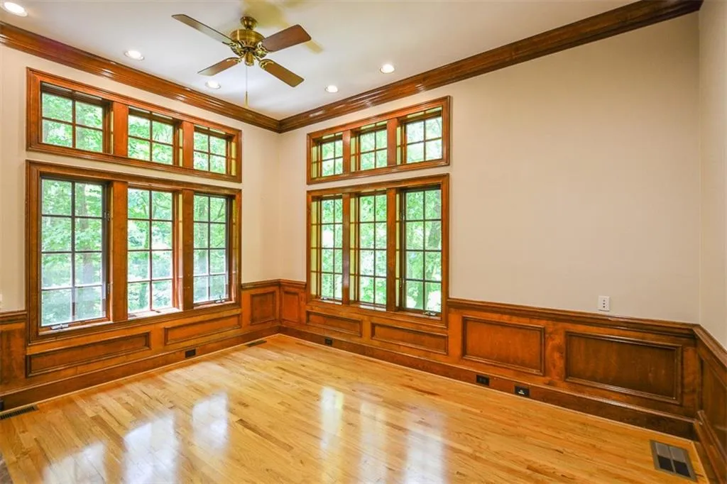 5051 Powers Ferry Road, Sandy Springs, Georgia 30327, 5 Bedrooms Bedrooms, ,4 BathroomsBathrooms,Residential,Sold,5051 Powers Ferry Road,6877928