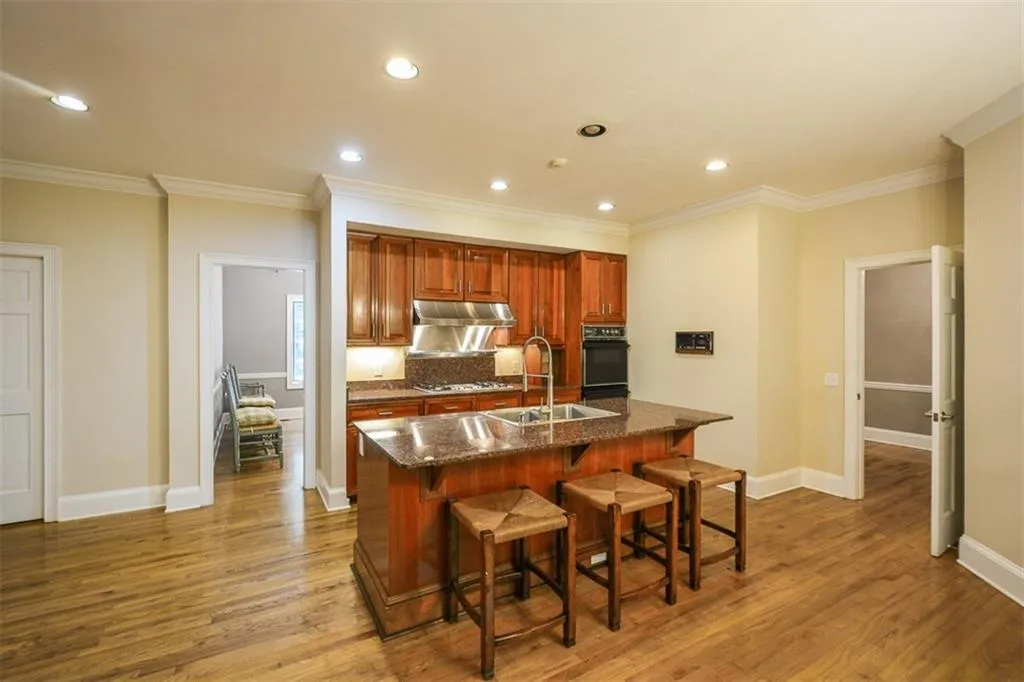 5051 Powers Ferry Road, Sandy Springs, Georgia 30327, 5 Bedrooms Bedrooms, ,4 BathroomsBathrooms,Residential,Sold,5051 Powers Ferry Road,6877928