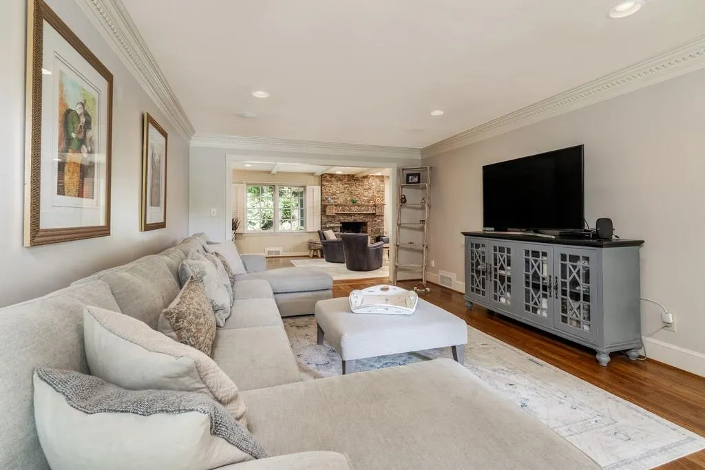 135 Trail Point, Sandy Springs, Georgia 30350, 5 Bedrooms Bedrooms, ,4 BathroomsBathrooms,Residential,Sold,135 Trail Point,6715334