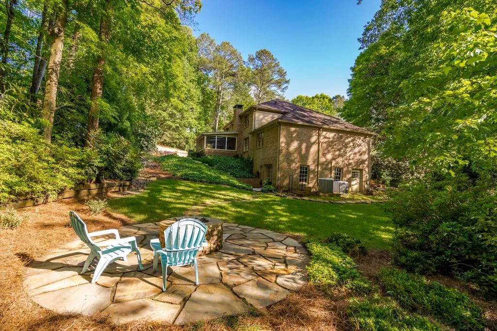 135 Trail Point, Sandy Springs, Georgia 30350, 5 Bedrooms Bedrooms, ,4 BathroomsBathrooms,Residential,Sold,135 Trail Point,6715334