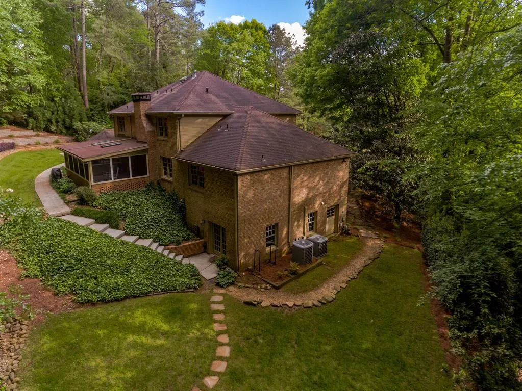 135 Trail Point, Sandy Springs, Georgia 30350, 5 Bedrooms Bedrooms, ,4 BathroomsBathrooms,Residential,Sold,135 Trail Point,6715334