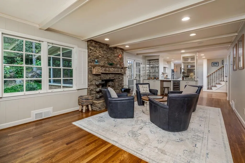 135 Trail Point, Sandy Springs, Georgia 30350, 5 Bedrooms Bedrooms, ,4 BathroomsBathrooms,Residential,Sold,135 Trail Point,6715334
