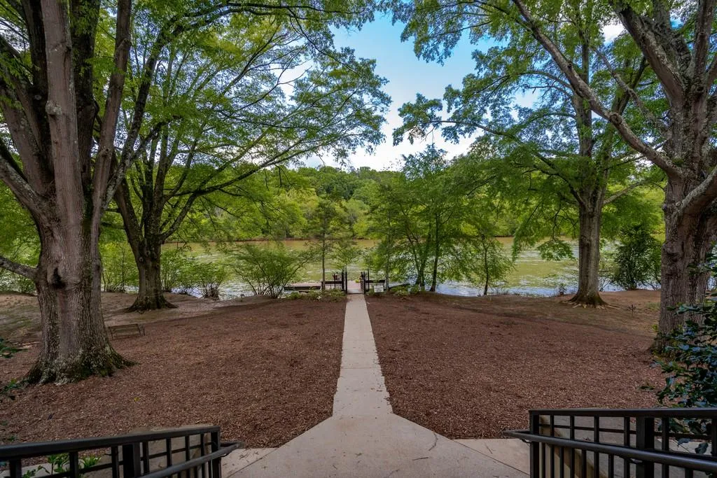 135 Trail Point, Sandy Springs, Georgia 30350, 5 Bedrooms Bedrooms, ,4 BathroomsBathrooms,Residential,Sold,135 Trail Point,6715334