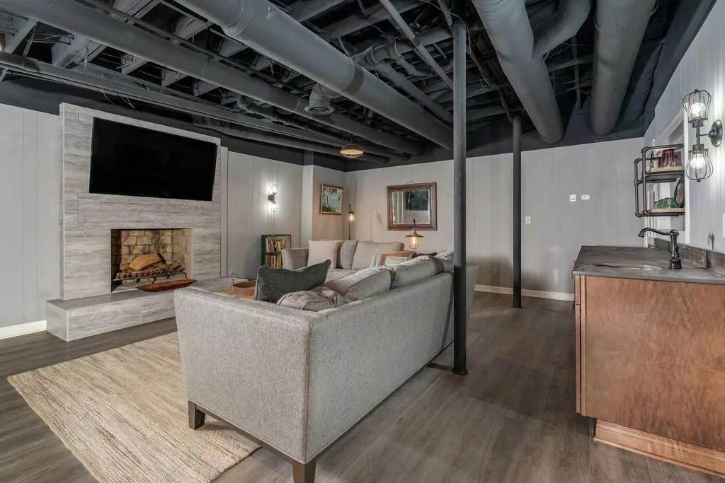 135 Trail Point, Sandy Springs, Georgia 30350, 5 Bedrooms Bedrooms, ,4 BathroomsBathrooms,Residential,Sold,135 Trail Point,6715334