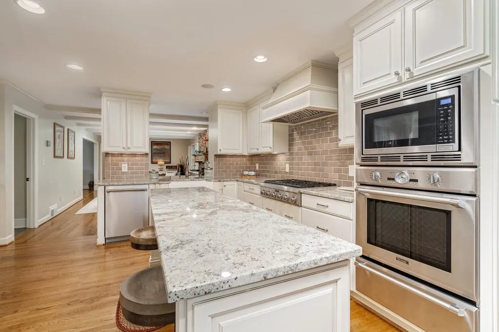 135 Trail Point, Sandy Springs, Georgia 30350, 5 Bedrooms Bedrooms, ,4 BathroomsBathrooms,Residential,Sold,135 Trail Point,6715334