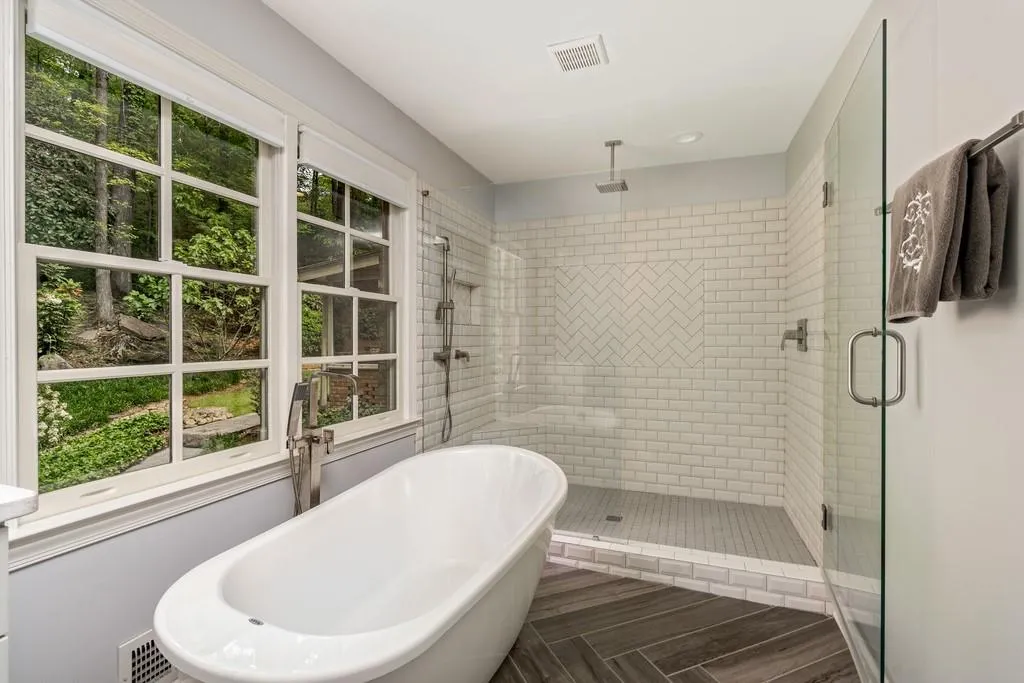 135 Trail Point, Sandy Springs, Georgia 30350, 5 Bedrooms Bedrooms, ,4 BathroomsBathrooms,Residential,Sold,135 Trail Point,6715334