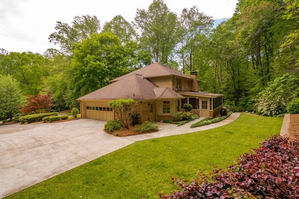 135 Trail Point, Sandy Springs, Georgia 30350, 5 Bedrooms Bedrooms, ,4 BathroomsBathrooms,Residential,Sold,135 Trail Point,6715334