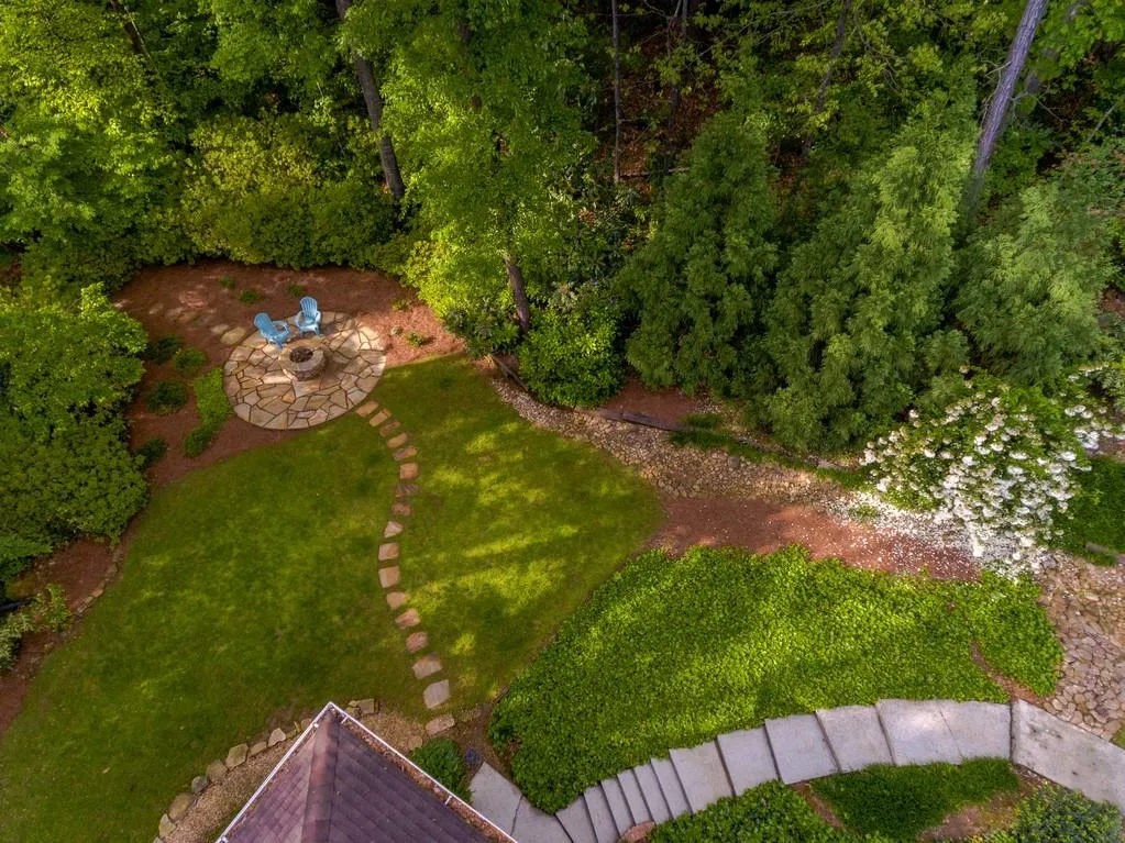 135 Trail Point, Sandy Springs, Georgia 30350, 5 Bedrooms Bedrooms, ,4 BathroomsBathrooms,Residential,Sold,135 Trail Point,6715334