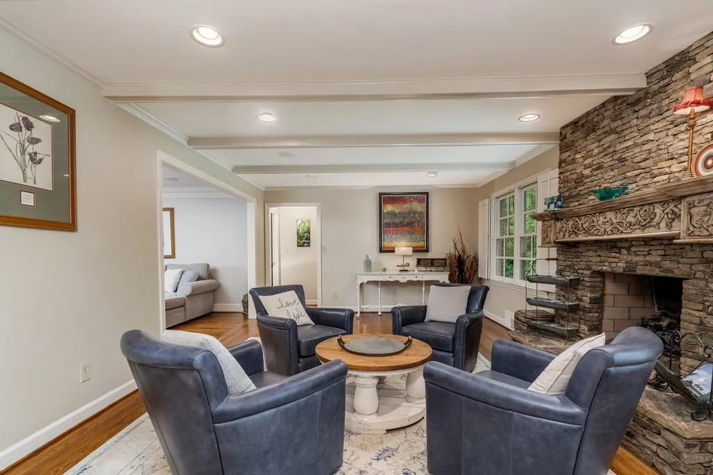 135 Trail Point, Sandy Springs, Georgia 30350, 5 Bedrooms Bedrooms, ,4 BathroomsBathrooms,Residential,Sold,135 Trail Point,6715334