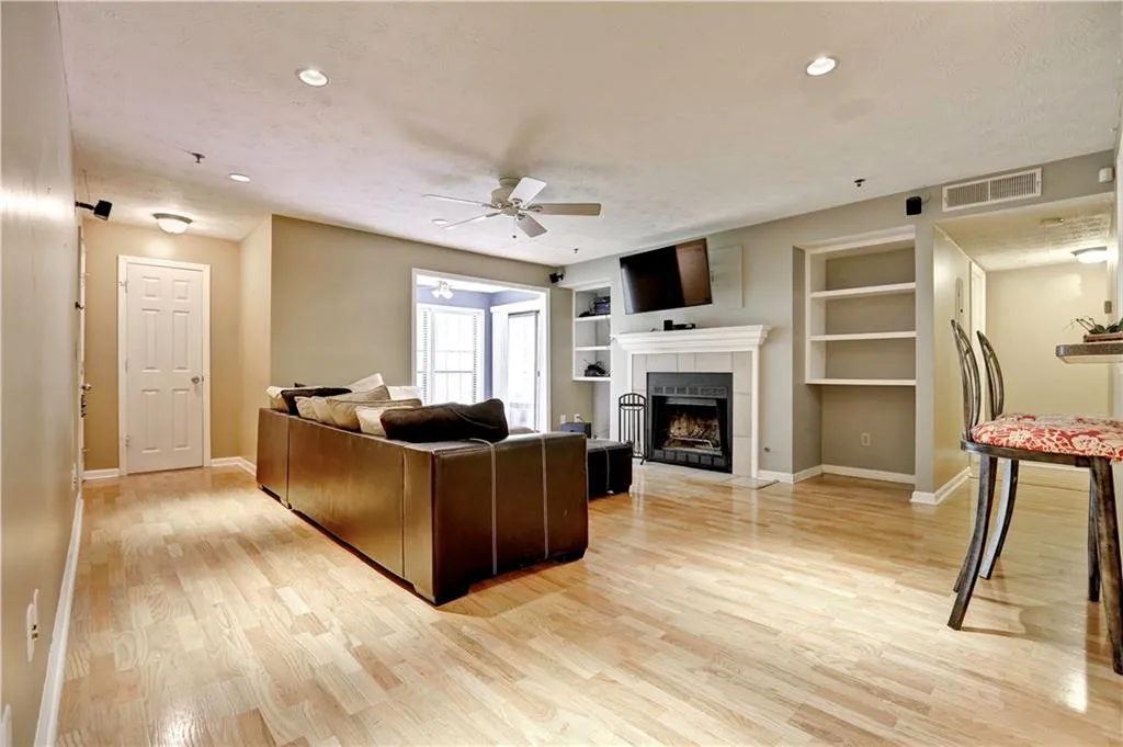 2697 Vinings Central Drive Se Unit 61, Atlanta, Georgia 30339, 2 Bedrooms Bedrooms, ,2 BathroomsBathrooms,Residential,Sold,2697 Vinings Central Drive Se Unit 61,5714001