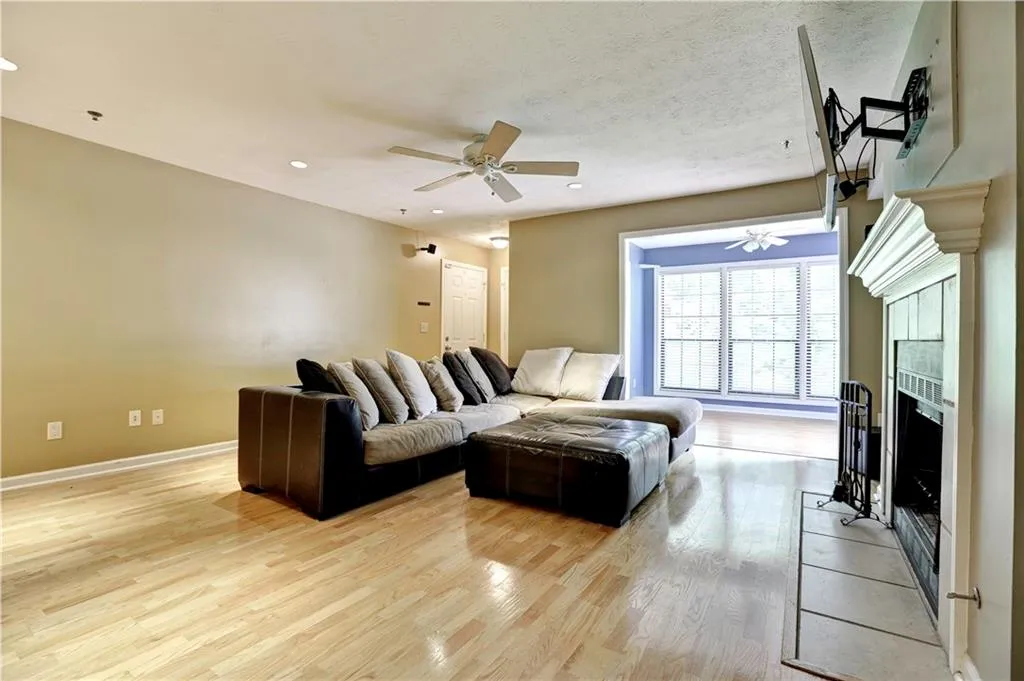 2697 Vinings Central Drive Se Unit 61, Atlanta, Georgia 30339, 2 Bedrooms Bedrooms, ,2 BathroomsBathrooms,Residential,Sold,2697 Vinings Central Drive Se Unit 61,5714001