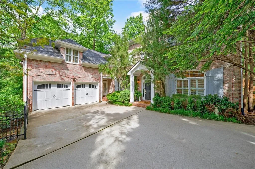 4470 Crestwicke Pointe, Atlanta, Georgia 30319, 5 Bedrooms Bedrooms, ,5 BathroomsBathrooms,Residential,For Sale,4470 Crestwicke Pointe,7578027