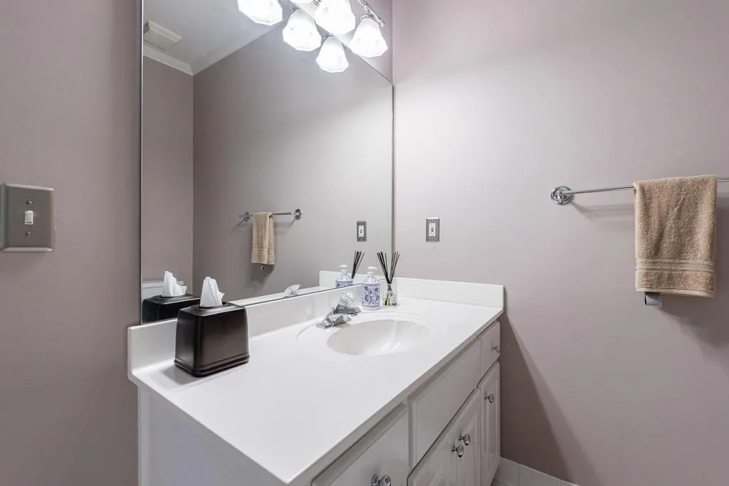 full bathroom on main level
